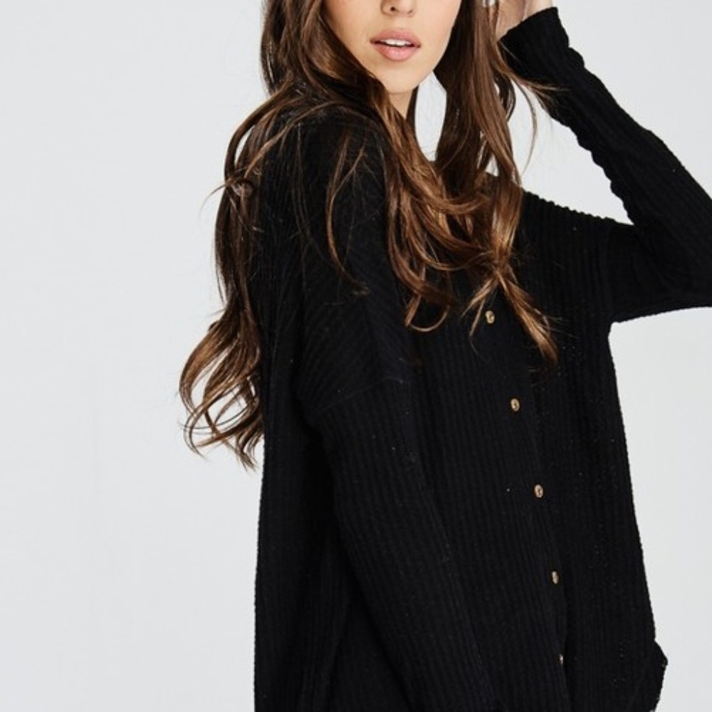 NWT Black Oversized Thermal Top - Picture 3 of 3